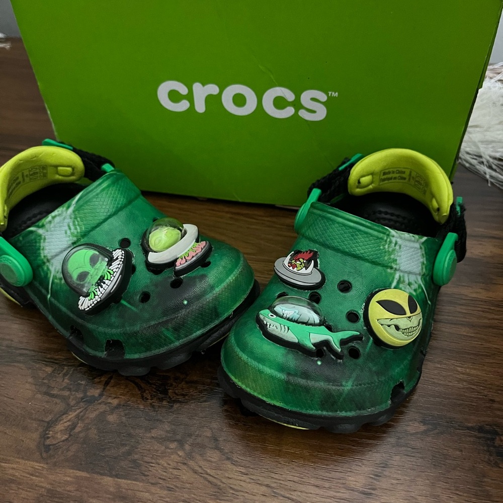 Toddler crocs 5c